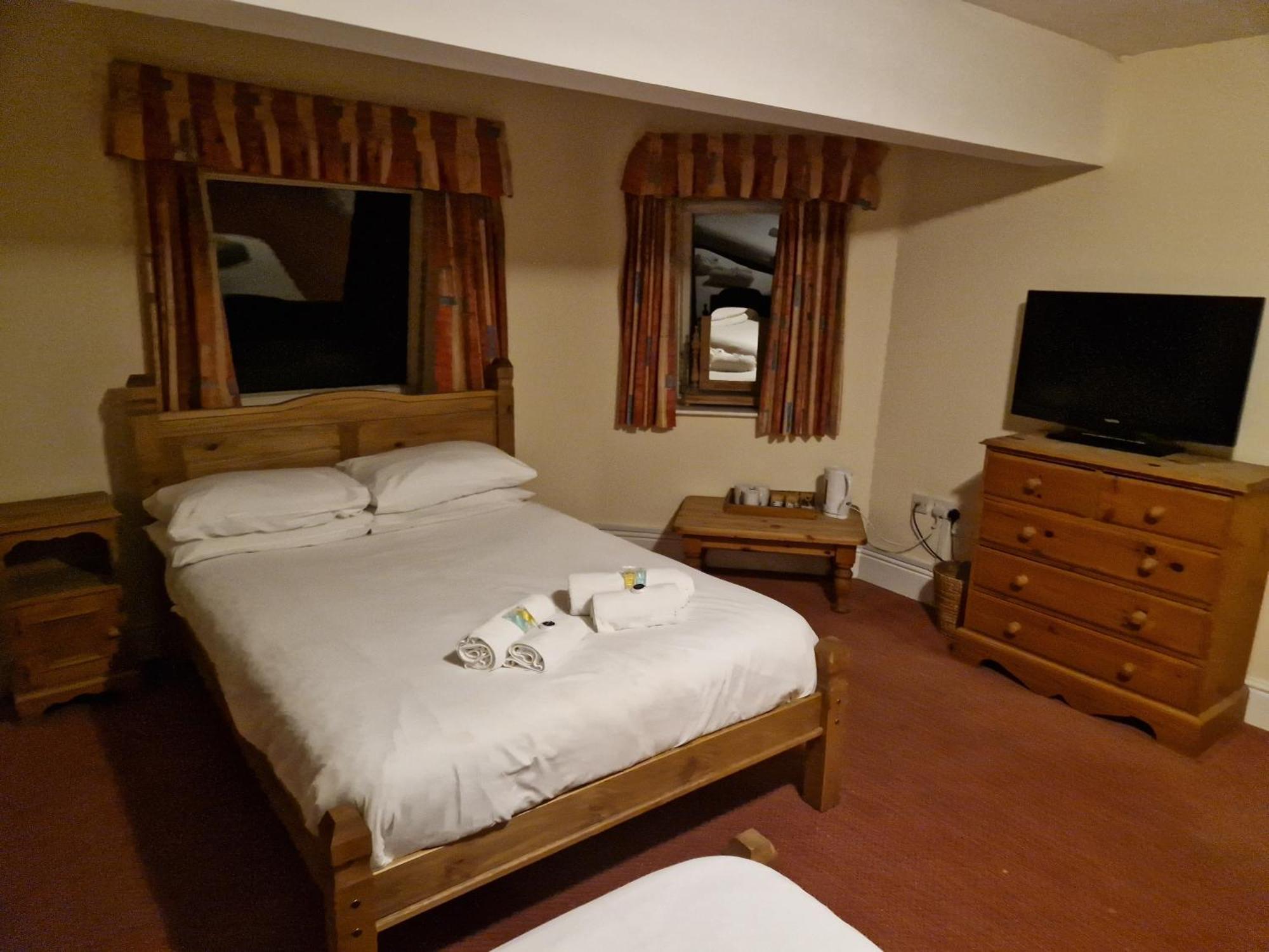 The Menai Hotel And Bar Bangor Szoba fotó
