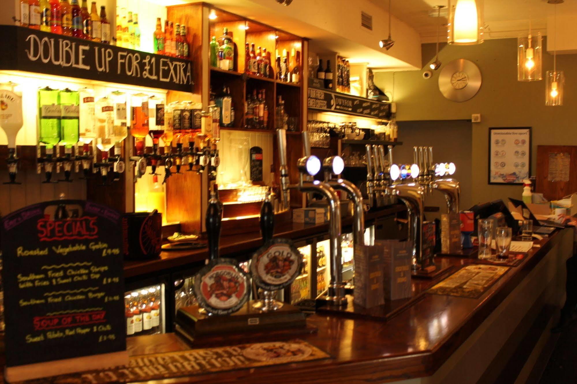 The Menai Hotel And Bar Bangor Kültér fotó